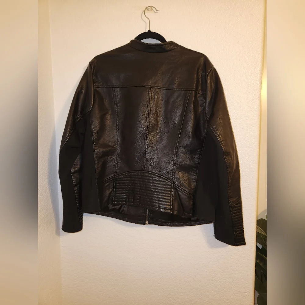 Torrid Faux Leather Collarless Moto Jacket Size 2 - Picture 3 of 8